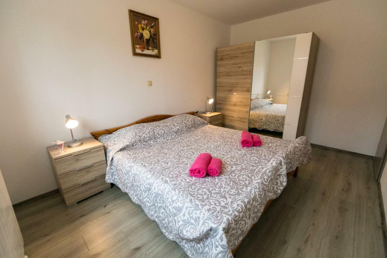Amela Appartement Pula Buitenkant foto