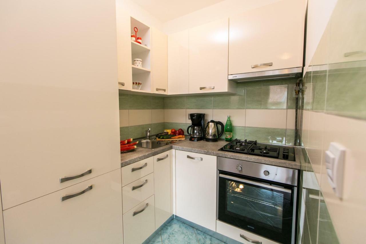 Amela Appartement Pula Buitenkant foto