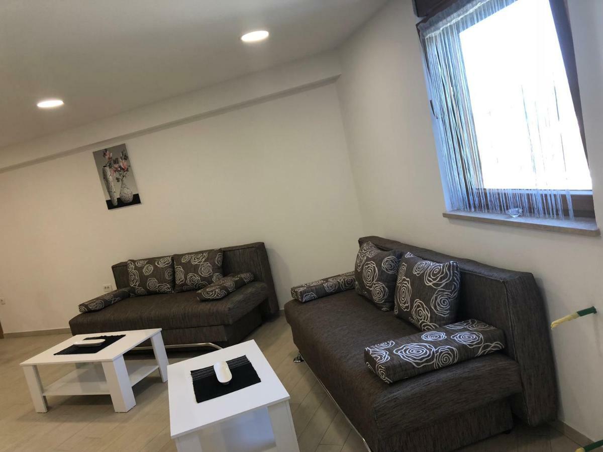 Amela Appartement Pula Buitenkant foto